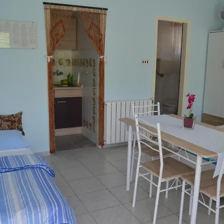 Alen Apartment Draga Bašćanska