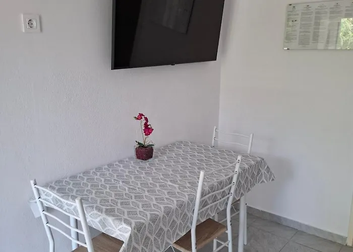 Alen דירה Draga Bašćanska