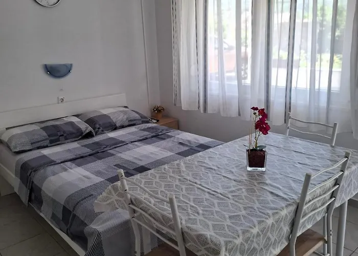 Διαμέρισμα Alen Draga Bašćanska